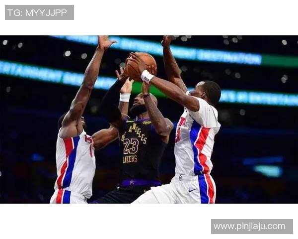 湖人对阵活塞精彩直播回顾及赛后分析全方位解读